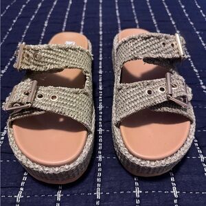 Steve Madden Tan Textured Sandals